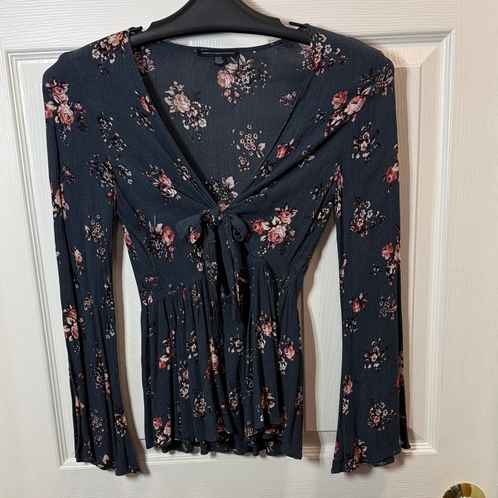 American Eagle Floral Long Sleeve